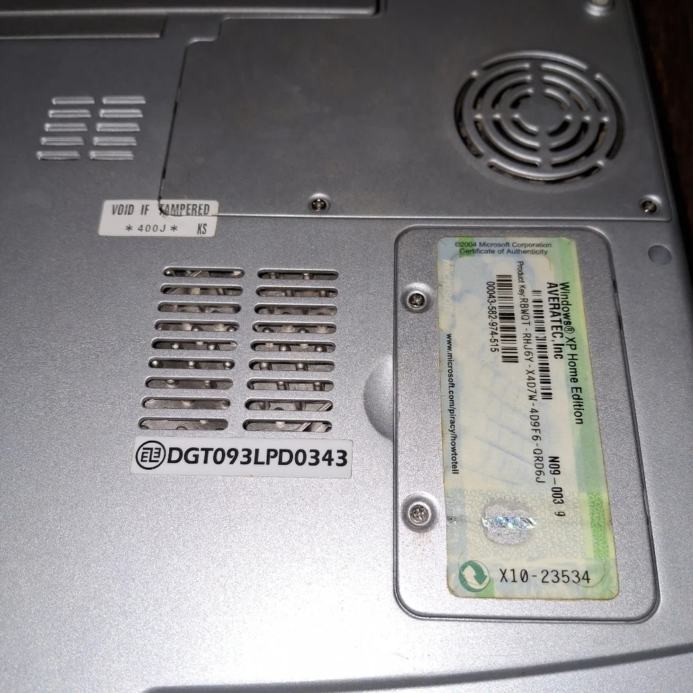 Averatec 3200 AMD Athlon XP-Mobile 256M 20GB HDD /Drive 2200+3200 WIFI NO OS inc